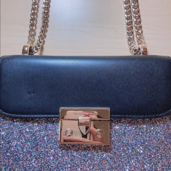 Charles Keith Super Bling Chain Bag without any scratch or mark, 90% New. - Picture 3 of 7